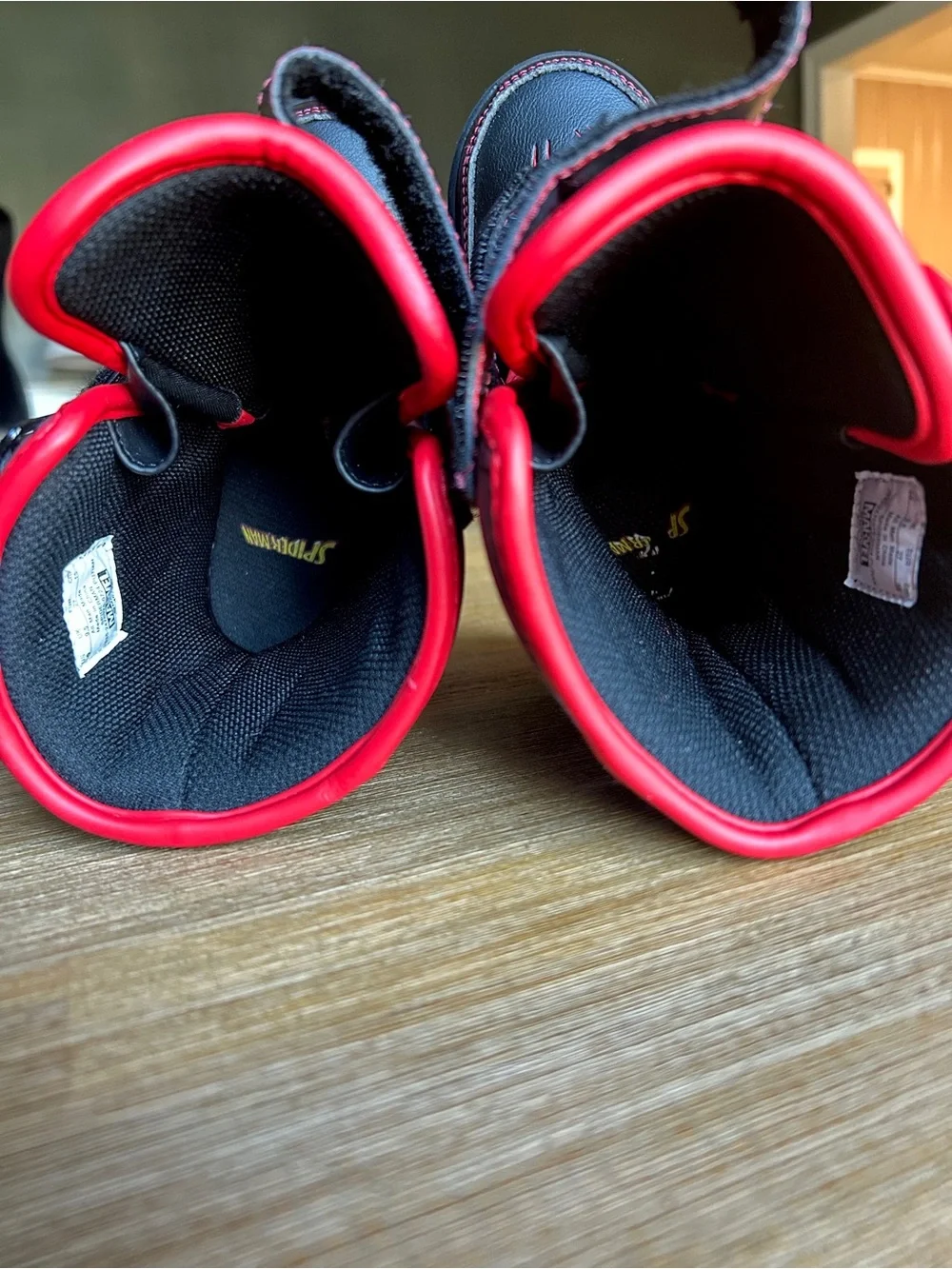 Marvel Spider-Man Light Up Winter Snow Boots, EUC